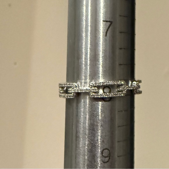 Beautiful 14k White Gold Diamond Chain Link Ring - Picture 4 of 10